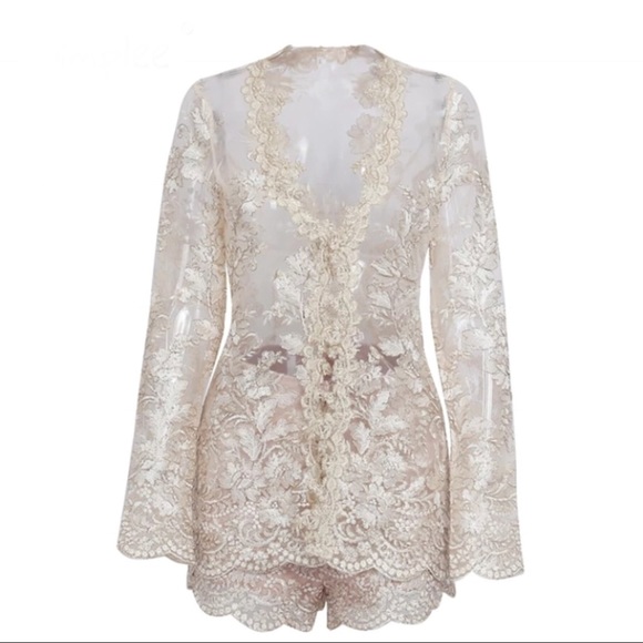 Gold Mesh Embroidered Scalloped Lace Shorts Top - Picture 4 of 6